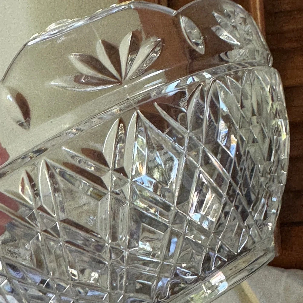 Vintage Pressed Glass Scalloped Serving Bowl Diamond Point Starburst 6.5 Inch